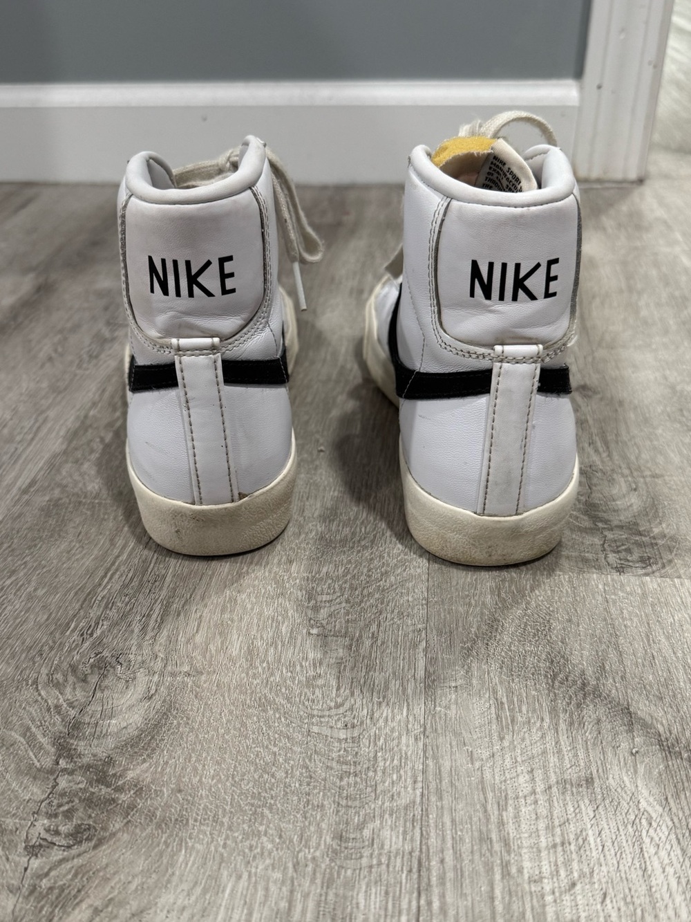 Nike Blazer Mid '77 Vintage Sneakers Women’s Size 7 - Picture 6 of 9